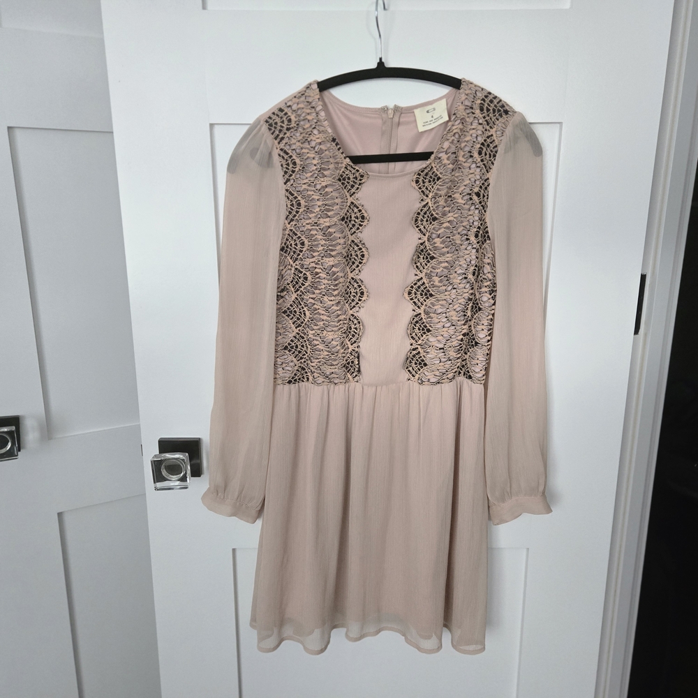 Pins And Needles Blush Dress Size 4 Sheer Long Sleeves Lace Overlay